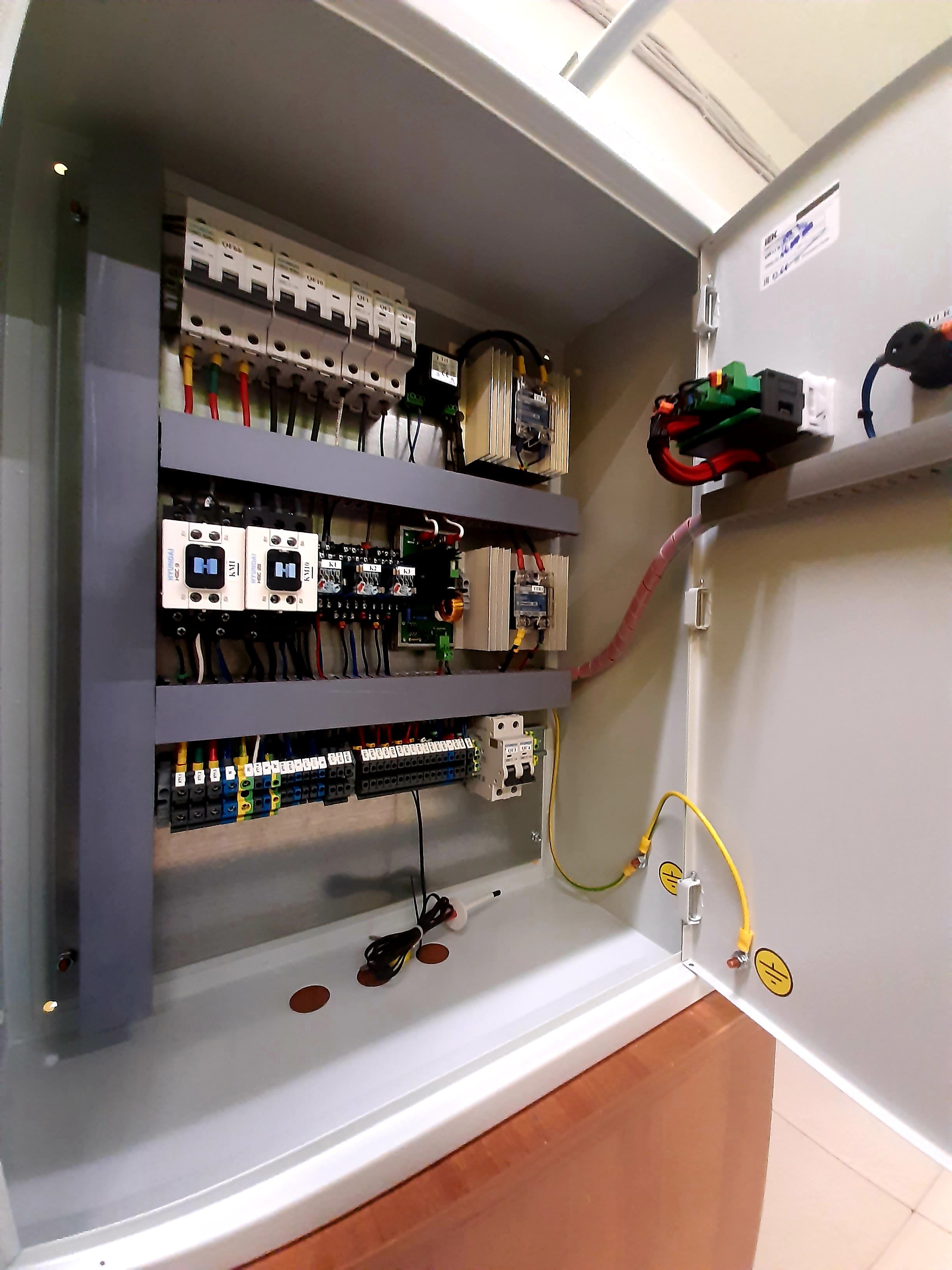 Шкаф управления приточной вентиляцией с ККБ.