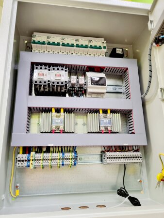 Щит управления приточной системой с пластинчатым рекуператором и догревателем 22 квт